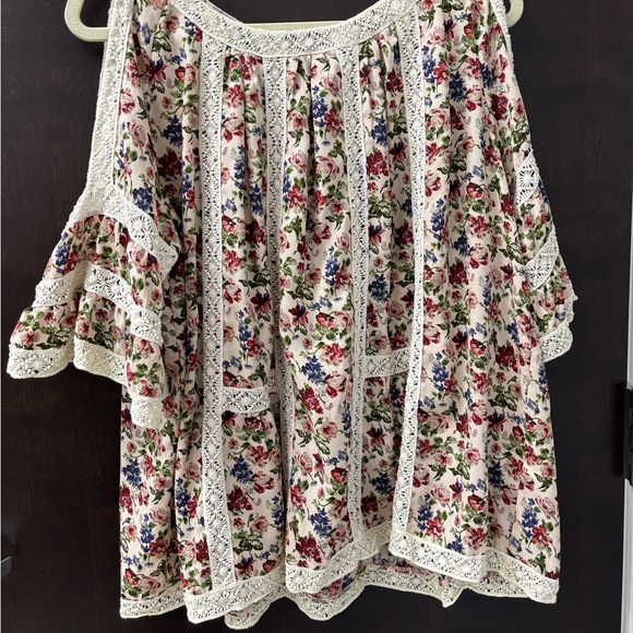 Floral Elegance Lace Trim boho Blouse - Picture 1 of 5